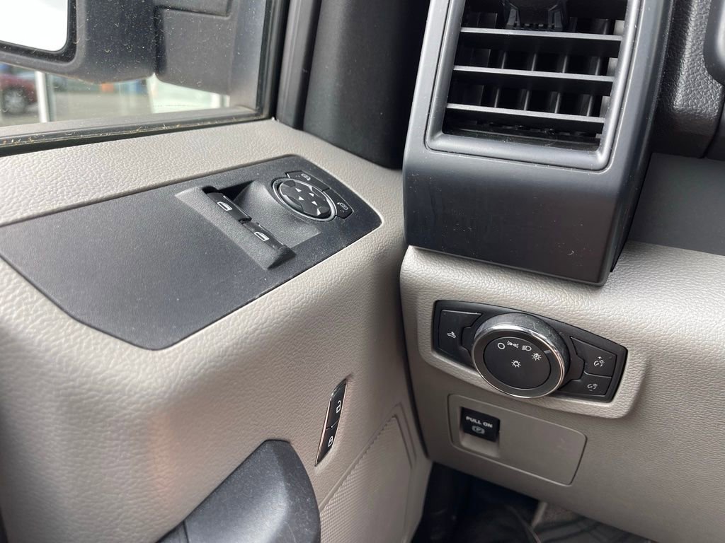 Used 2016 Ford F150 XL w/ Equipment Group 101A Mid RWD image 8