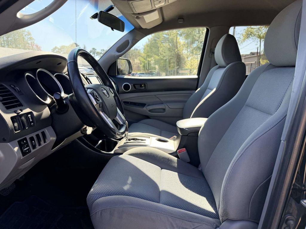 Used 2014 Toyota Tacoma PreRunner w/ TRD Sport Package image 19