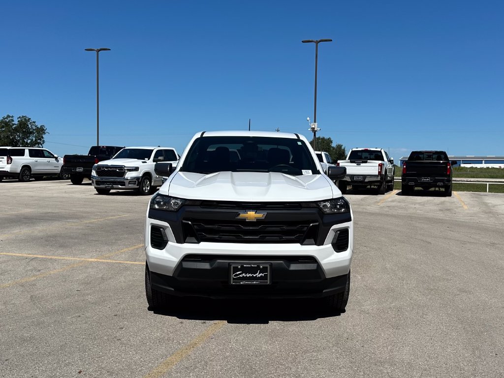 Used 2023 Chevrolet Colorado LT RWD image 2