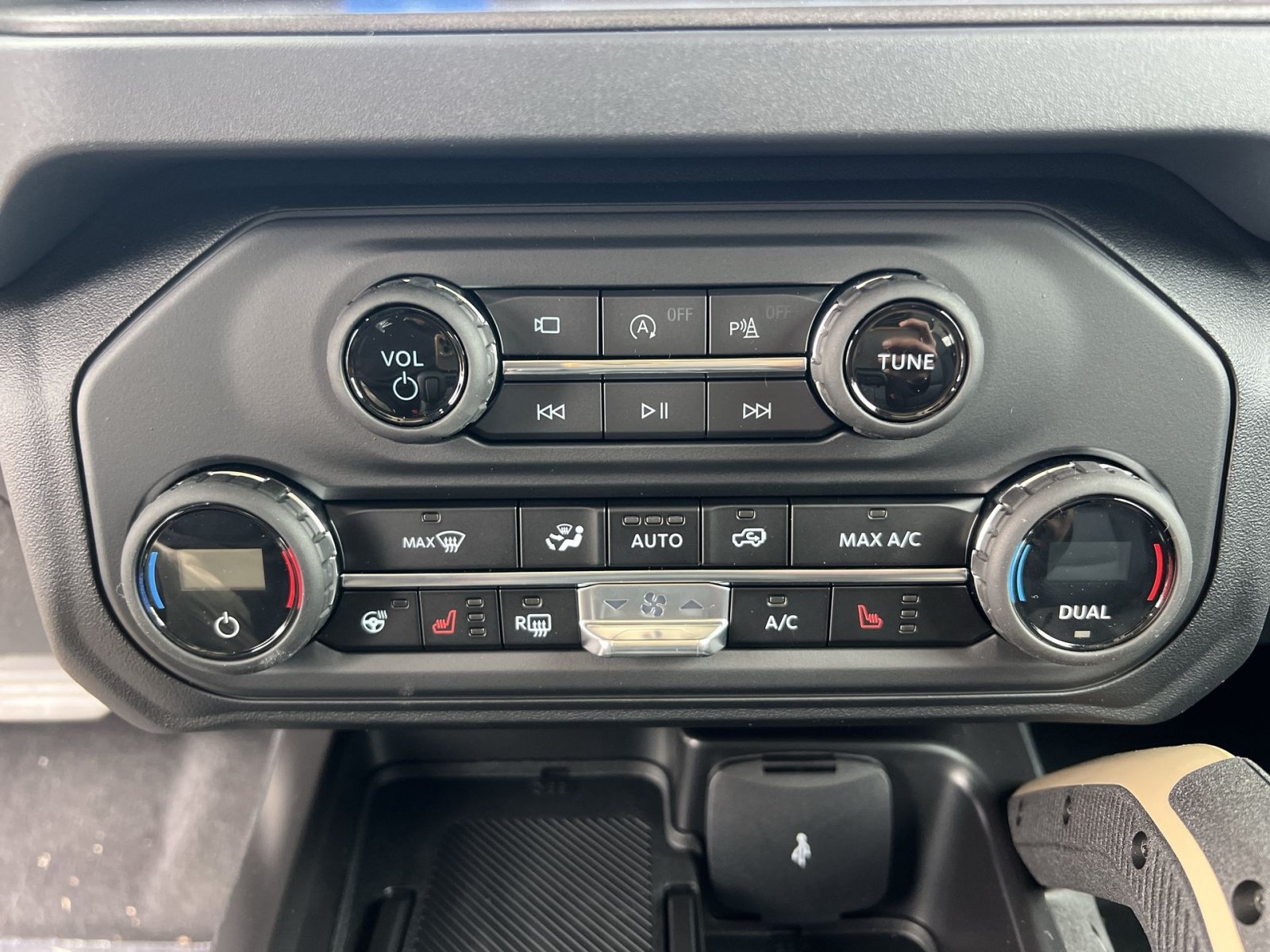 New 2026 Ford Bronco Badlands AWD/4WD image 44