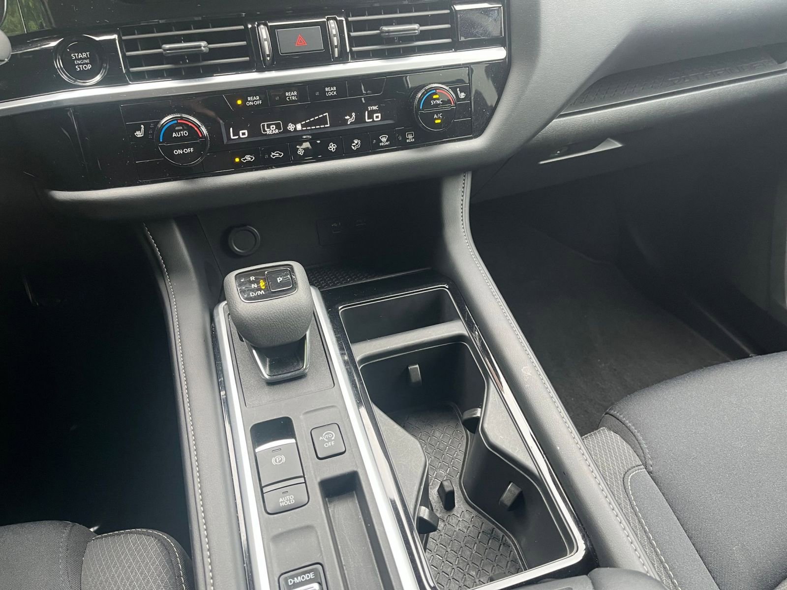 Used 2025 Nissan Pathfinder SV FWD image 43