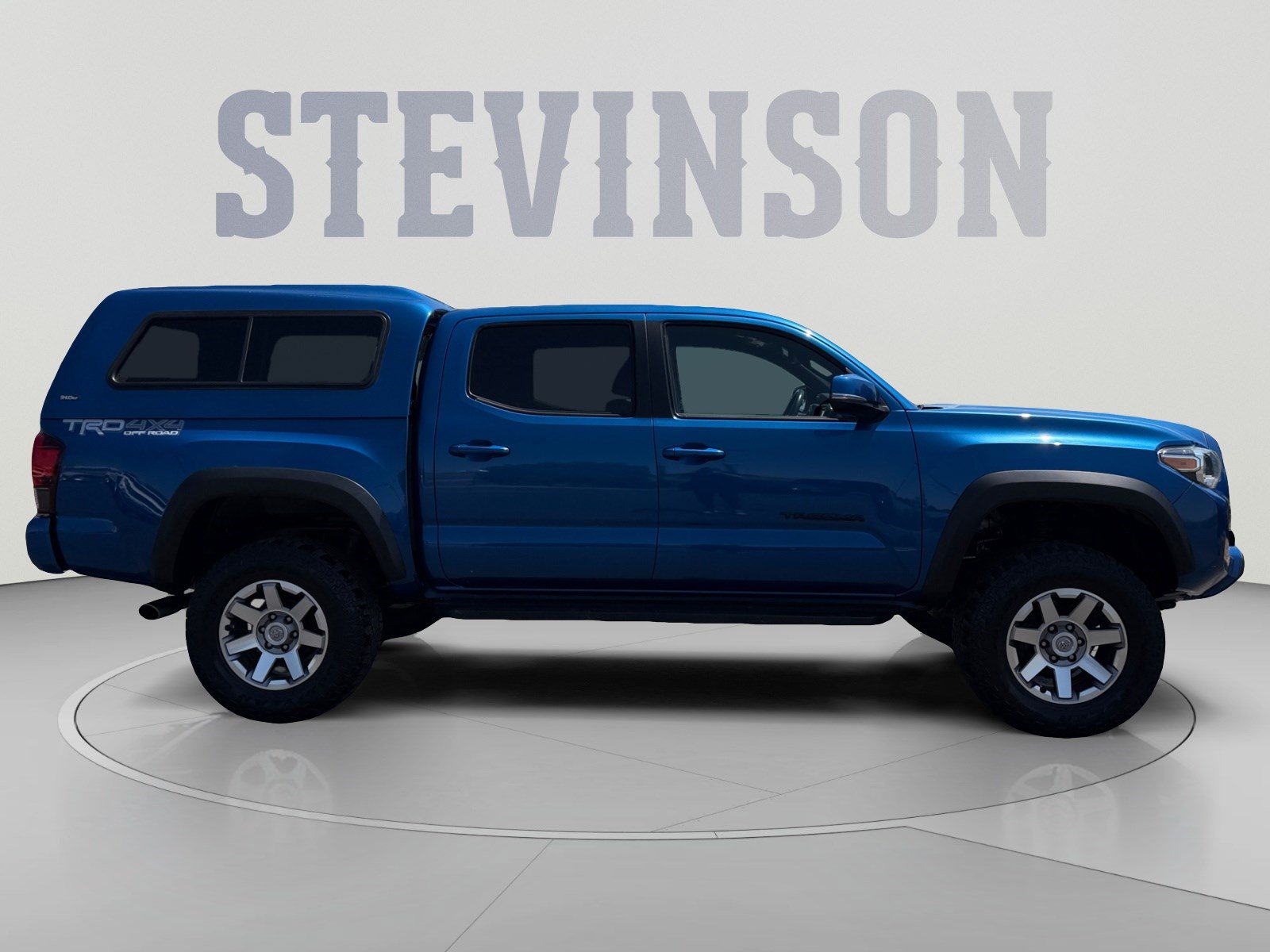 Used 2018 Toyota Tacoma TRD Off-Road w/ Technology Package AWD/4WD image 6