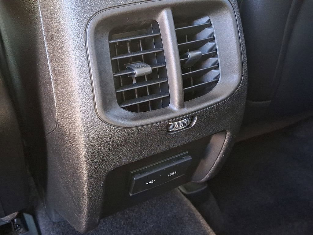 Used 2019 Jeep Cherokee Latitude Plus image 27