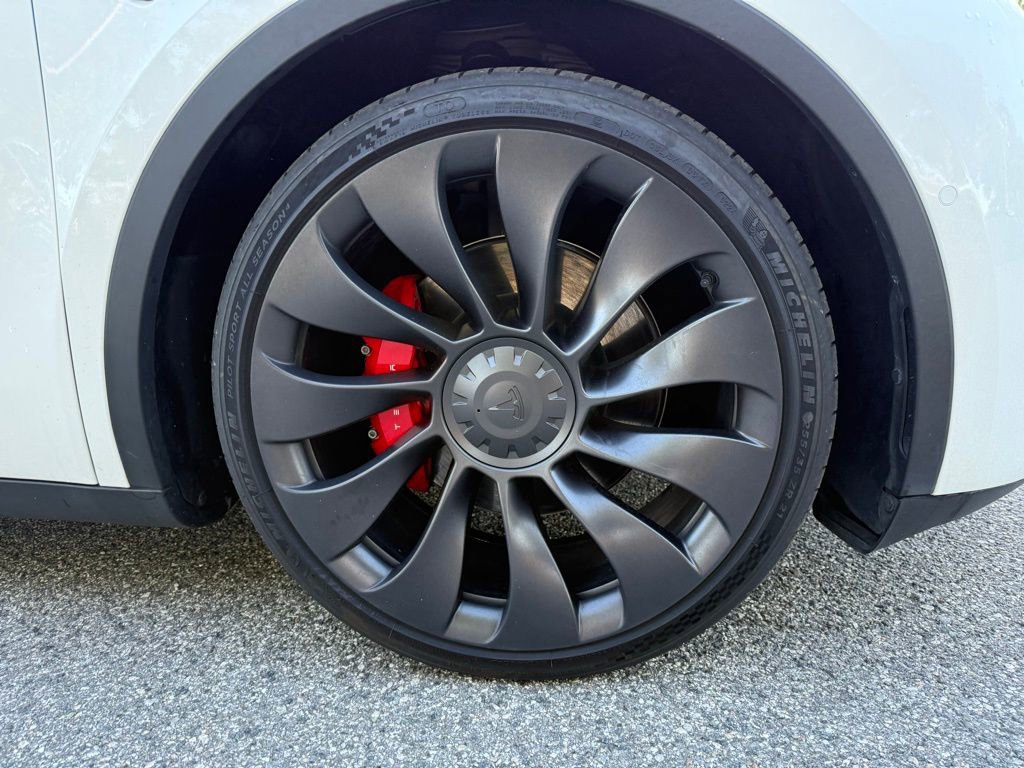 Used 2022 Tesla Model Y Performance image 6