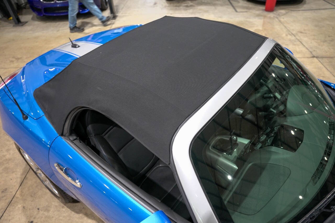 Used 2009 Saturn Sky Hydro Blue RWD image 30