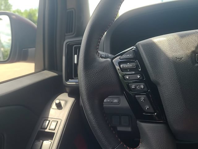 Used 2025 Nissan Frontier PRO-4X AWD/4WD image 17