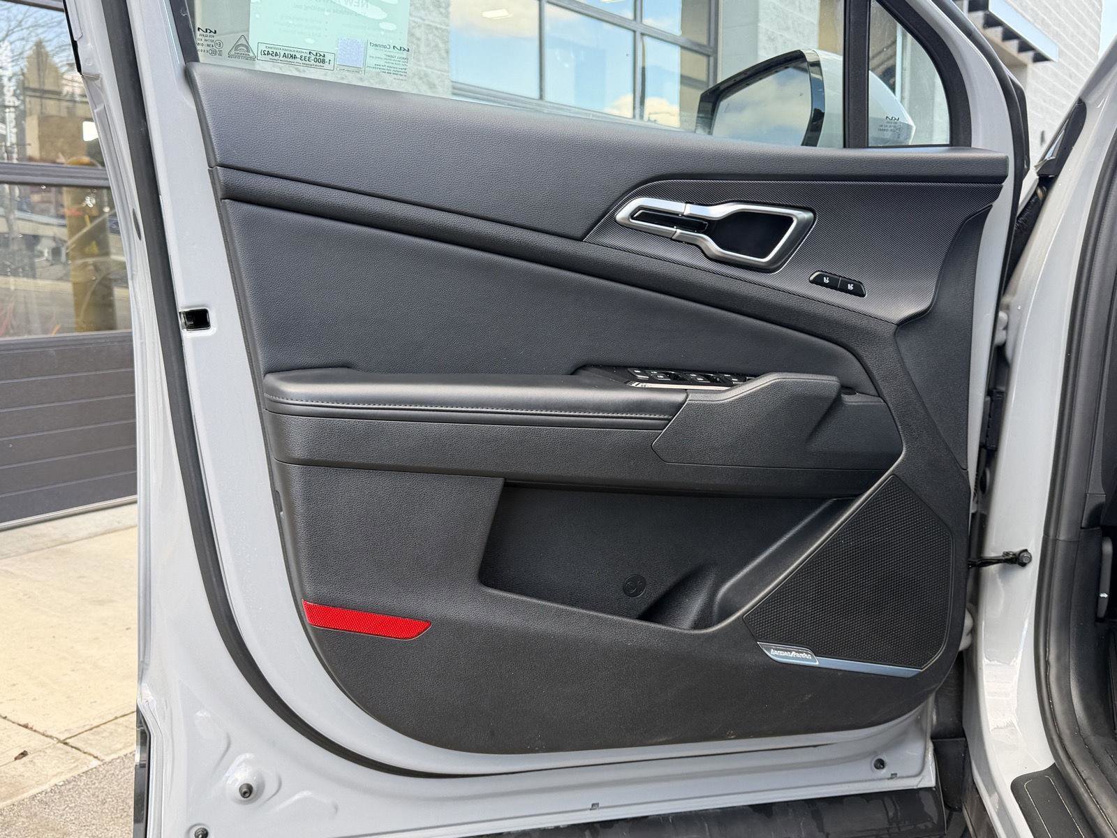 Used 2023 Kia Sportage SX image 40