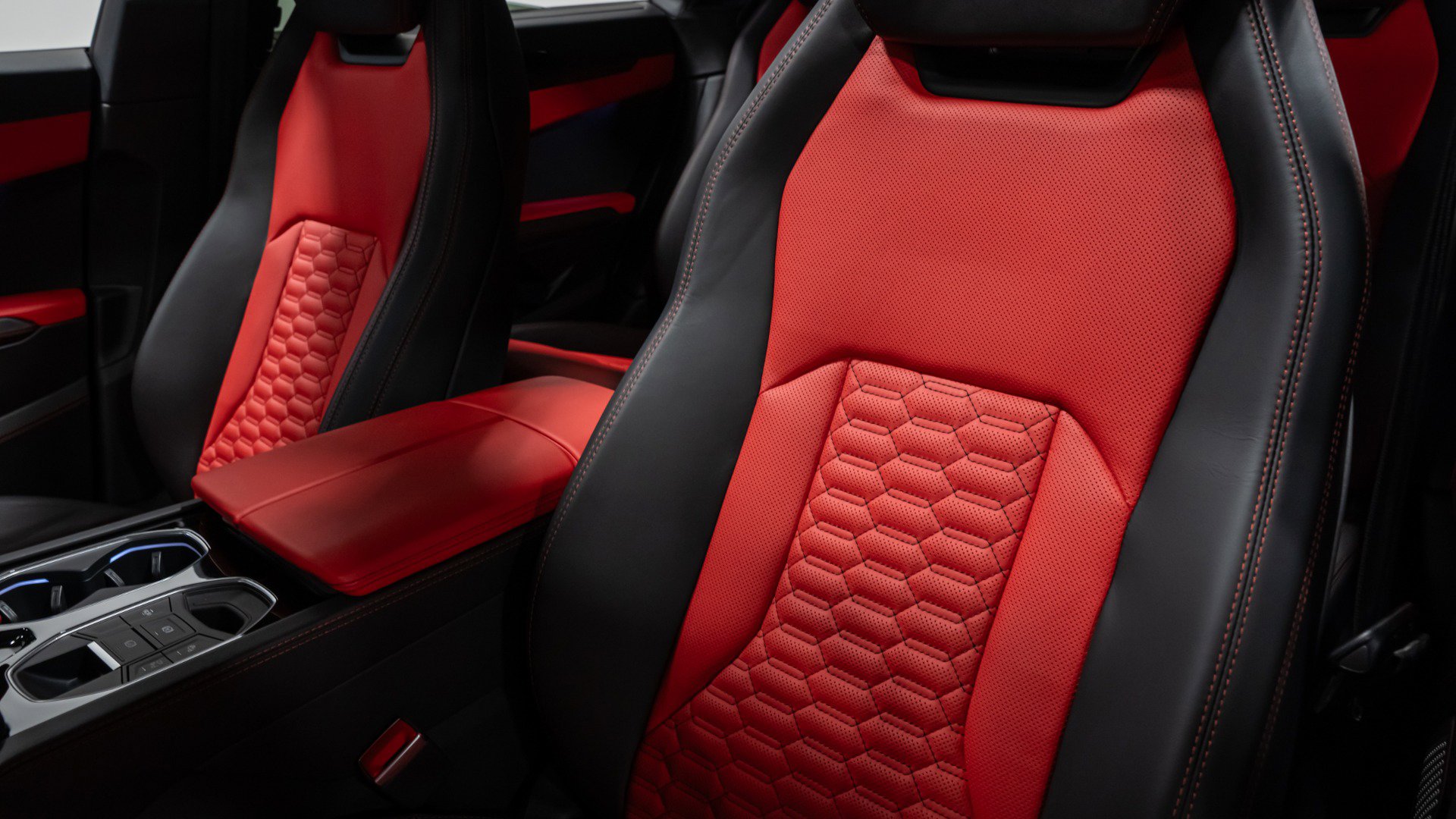 Used 2021 Lamborghini Urus image 46