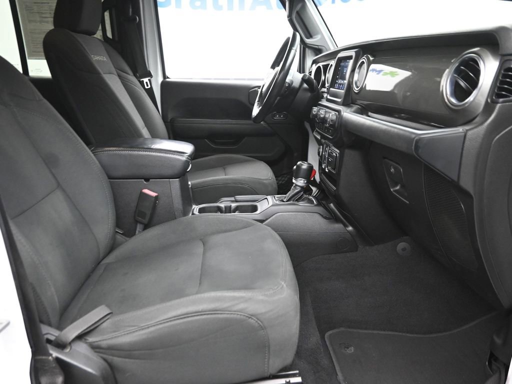 Used 2020 Jeep Wrangler Unlimited Sahara image 7