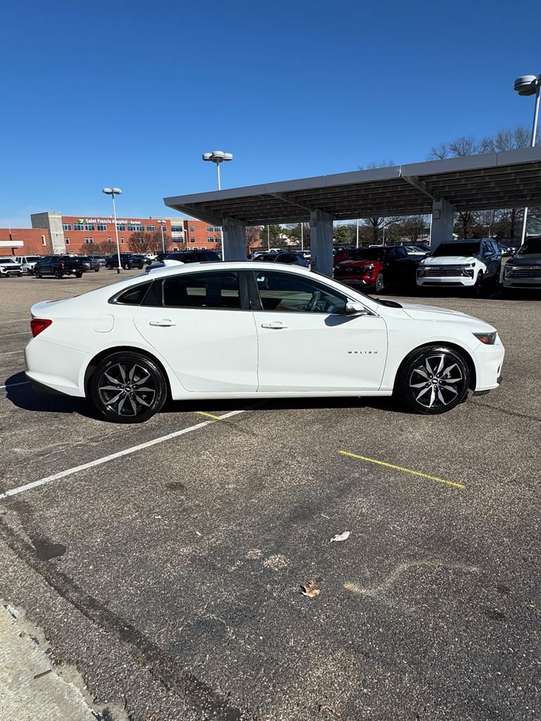 Used 2018 Chevrolet Malibu LT w/ Leather Package image 8