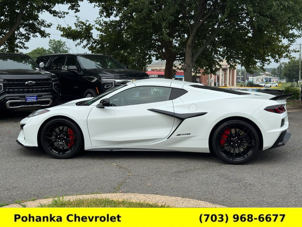 Used 2026 Chevrolet Corvette Z06 RWD image 2