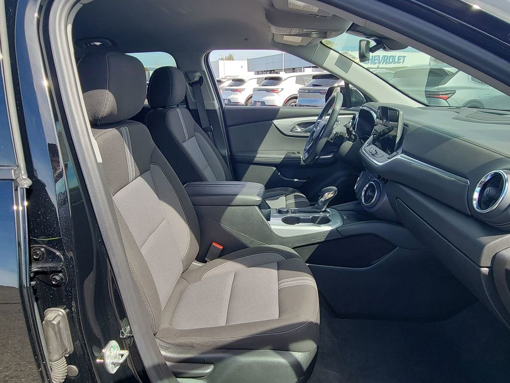 Used 2025 Chevrolet Blazer LT w/ Convenience Package image 26