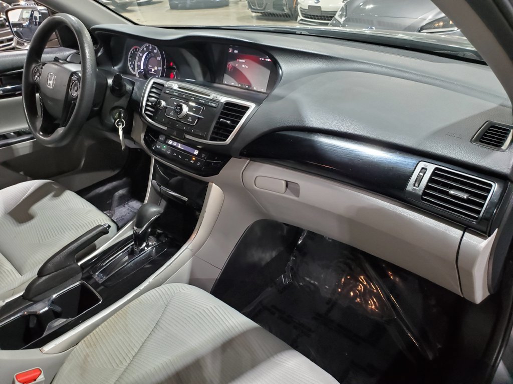 Used 2017 Honda Accord LX image 14