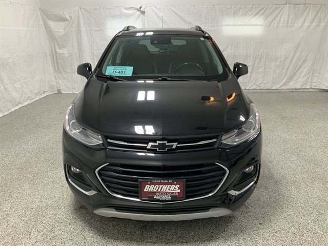Used 2019 Chevrolet Trax Premier w/ Midnight Edition AWD/4WD image 3