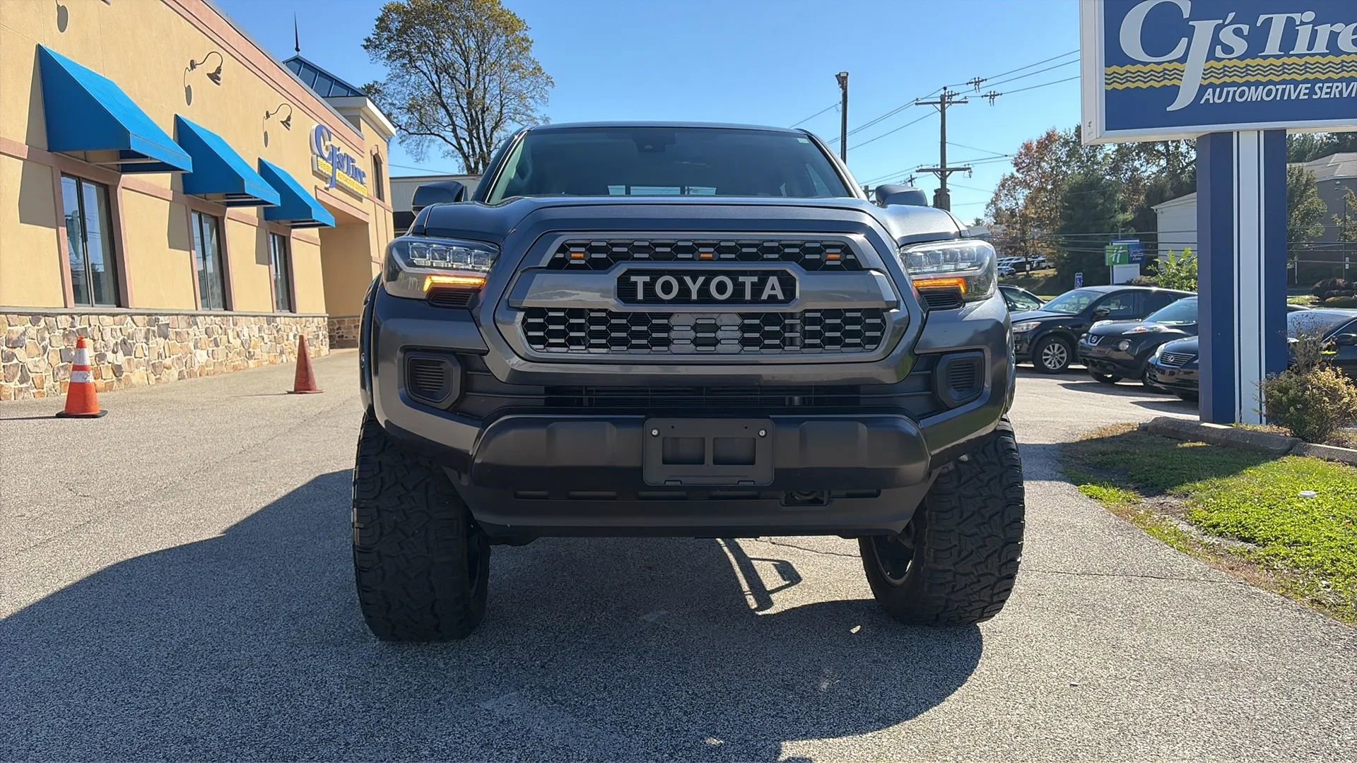 Used 2021 Toyota Tacoma SR5 image 4