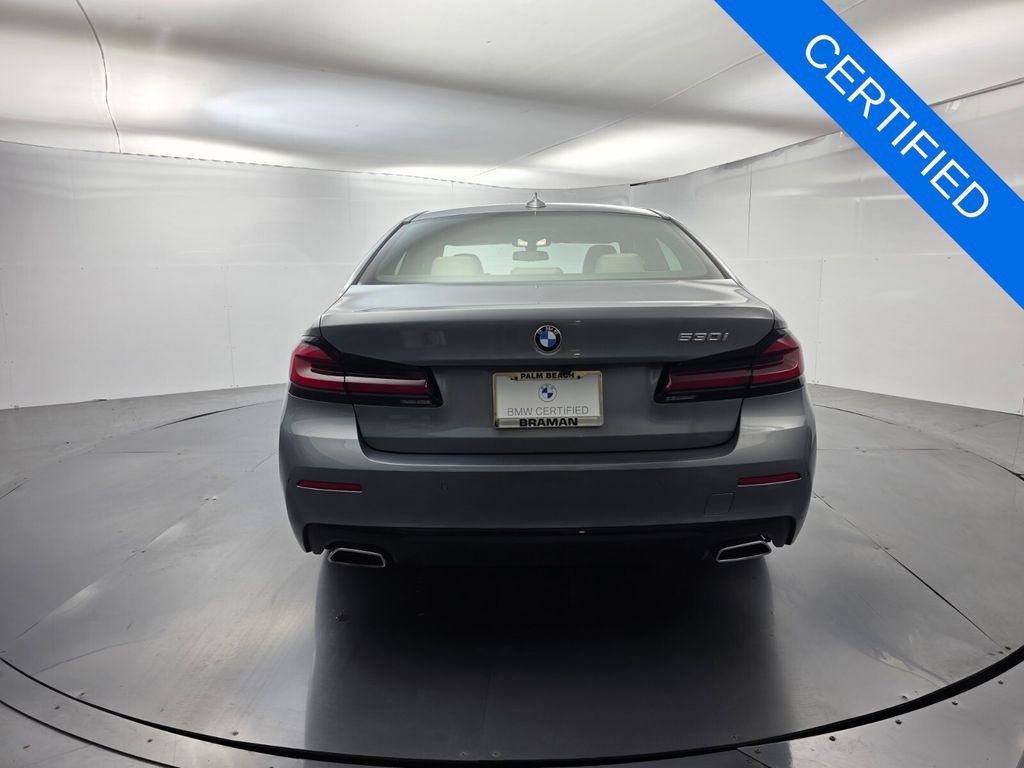 Used 2023 BMW 530i w/ Premium Package image 5