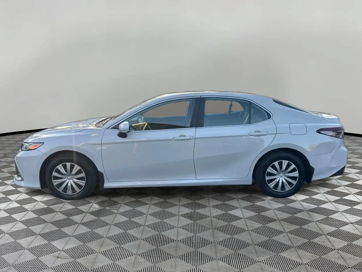 Used 2023 Toyota Camry LE FWD image 8