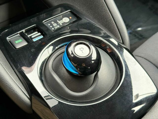 Used 2021 Nissan Leaf SV image 25