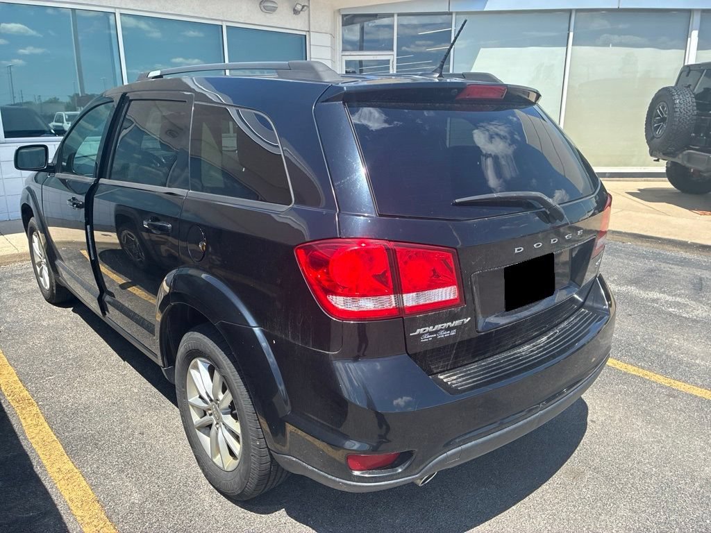 Used 2014 Dodge Journey SXT w/ Flexible Seating Group FWD image 4
