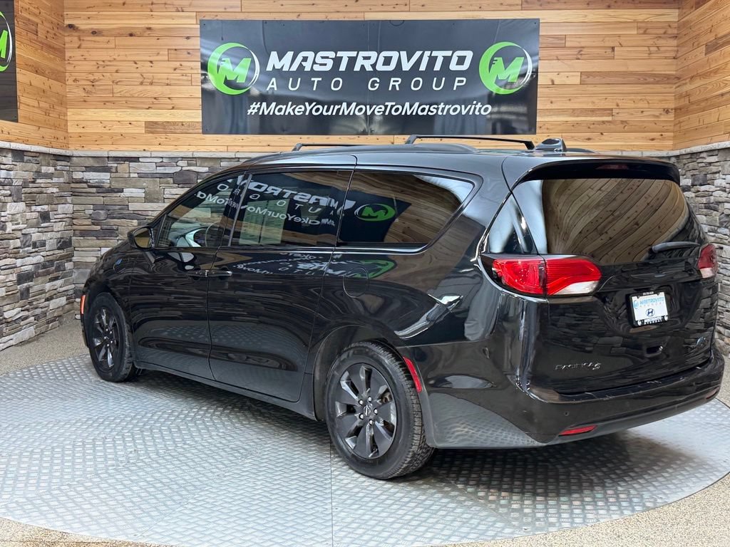 Used 2020 Chrysler Pacifica Touring-L w/ S Appearance Package FWD image 11