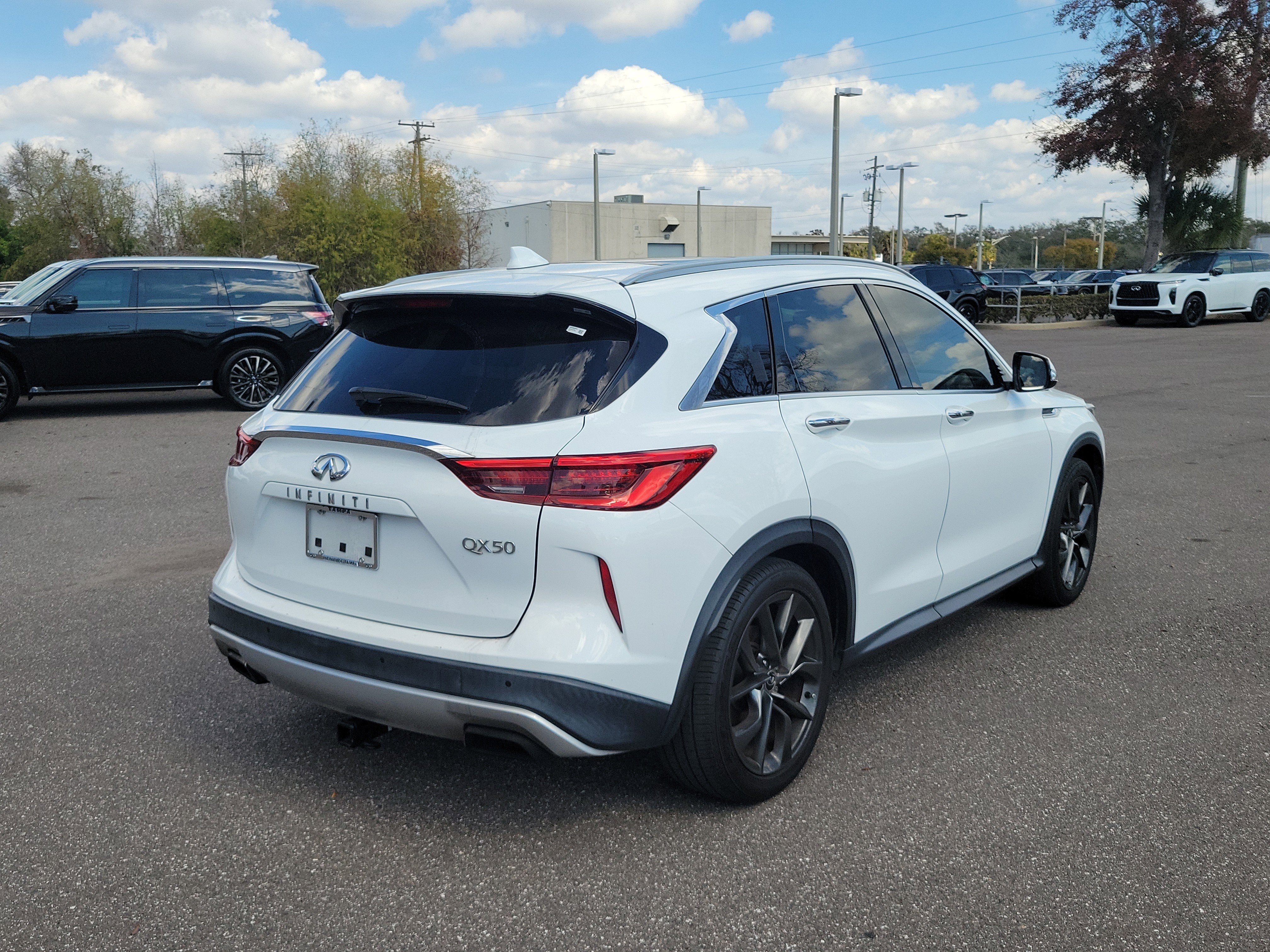 Used 2019 INFINITI QX50 Essential w/ Sensory Package image 3