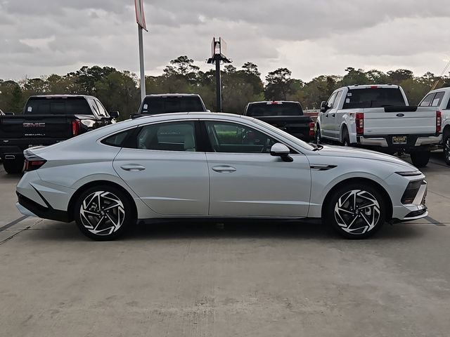 Used 2024 Hyundai Sonata SEL w/ Convenience Package image 4