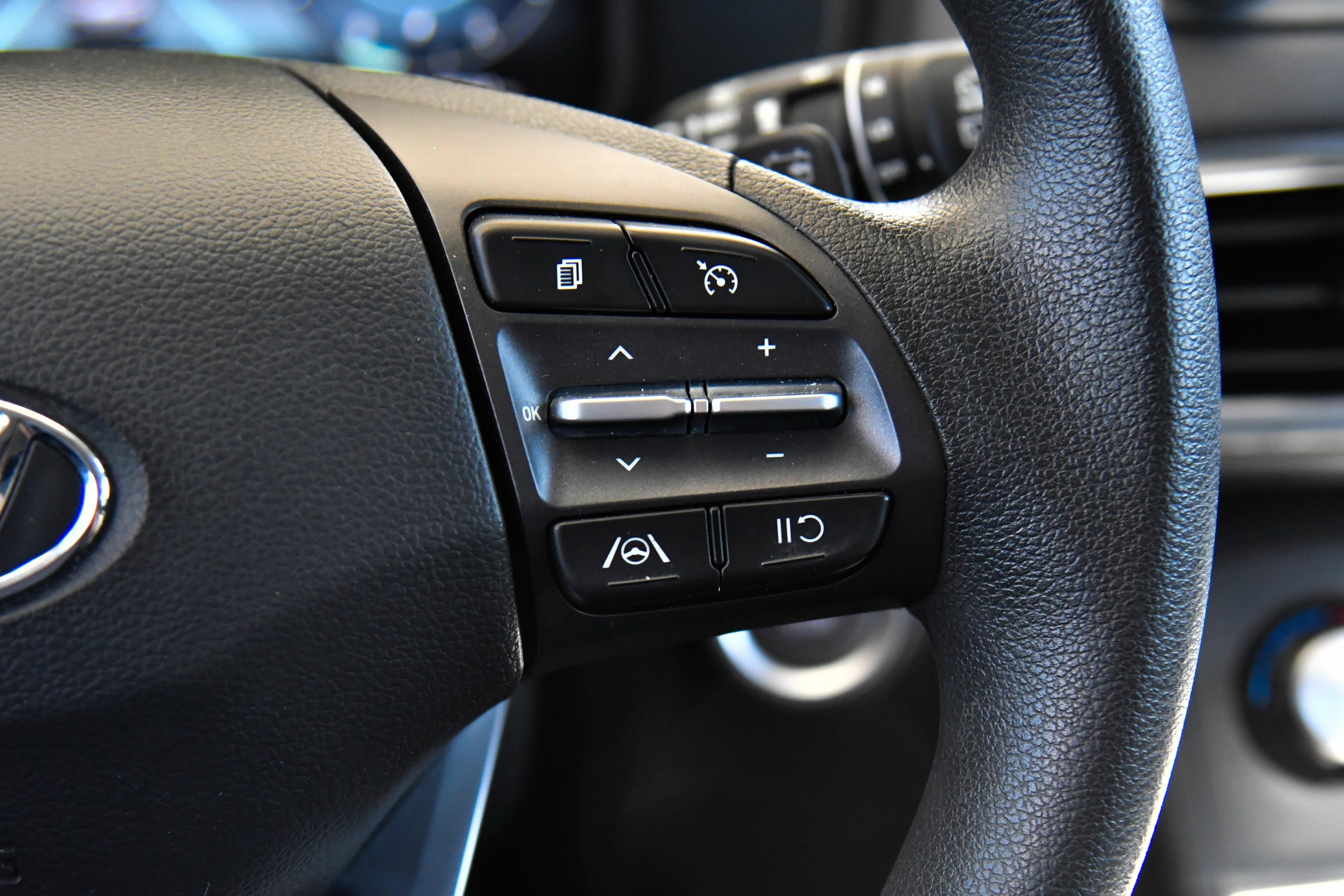 Used 2023 Hyundai Kona SE w/ Cargo Package FWD image 30