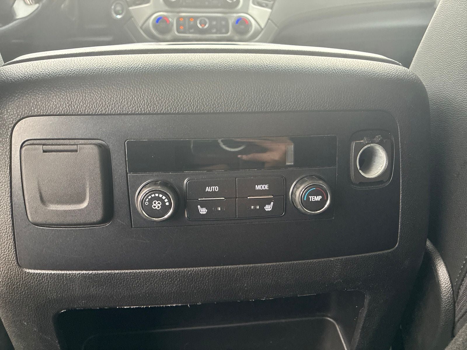 Used 2019 GMC Yukon XL SLT AWD/4WD image 19