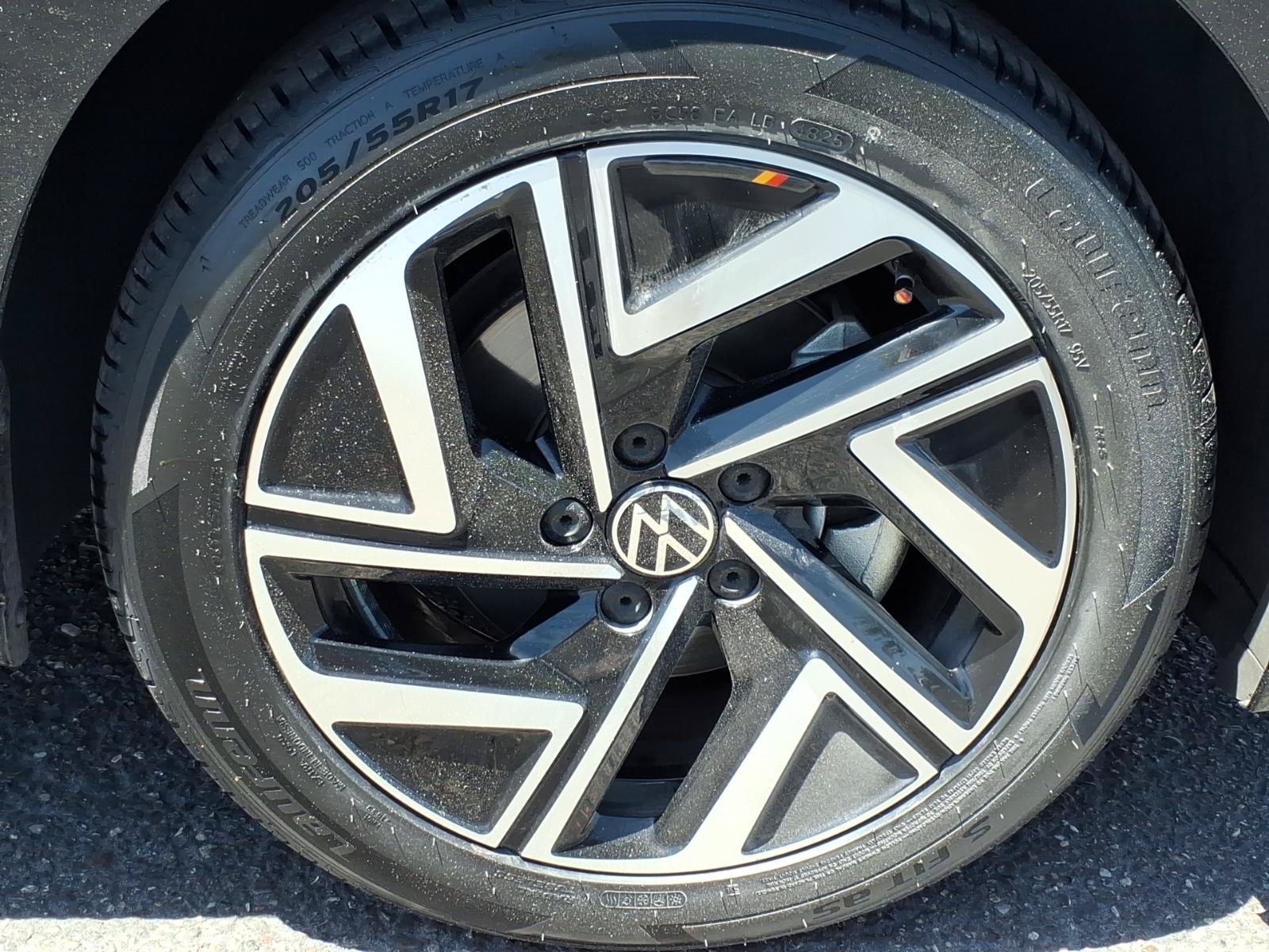 Certified 2024 Volkswagen Jetta SEL FWD image 9