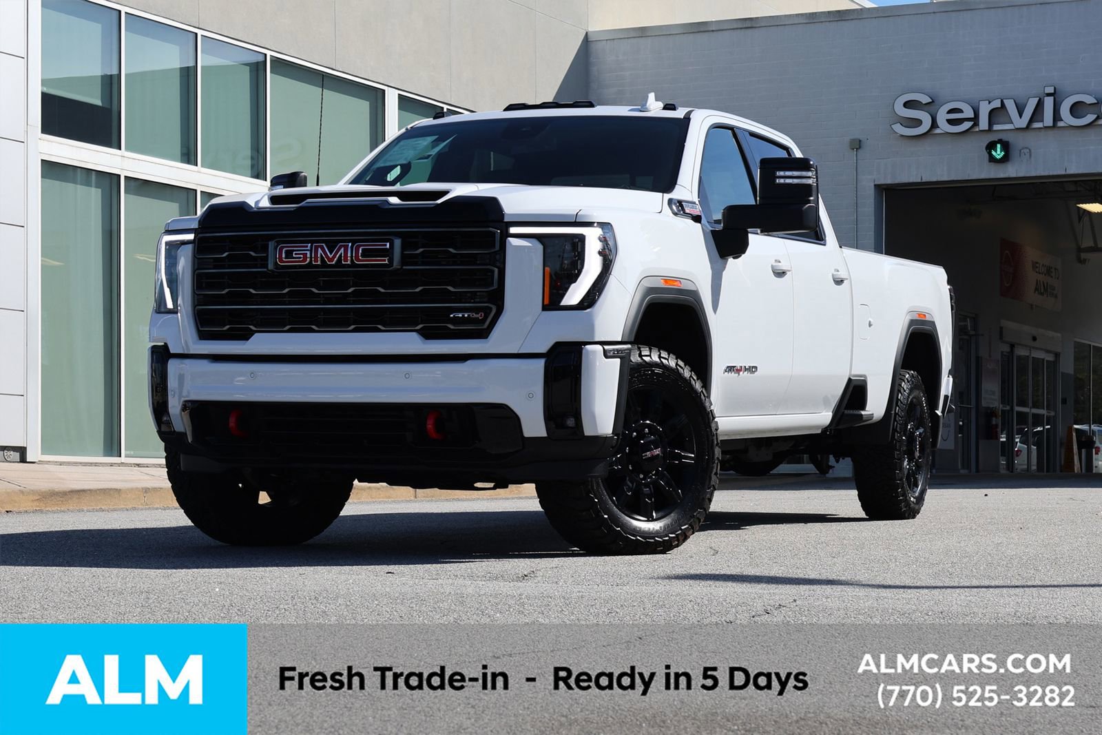 Used 2026 GMC Sierra 2500 AT4 image 2