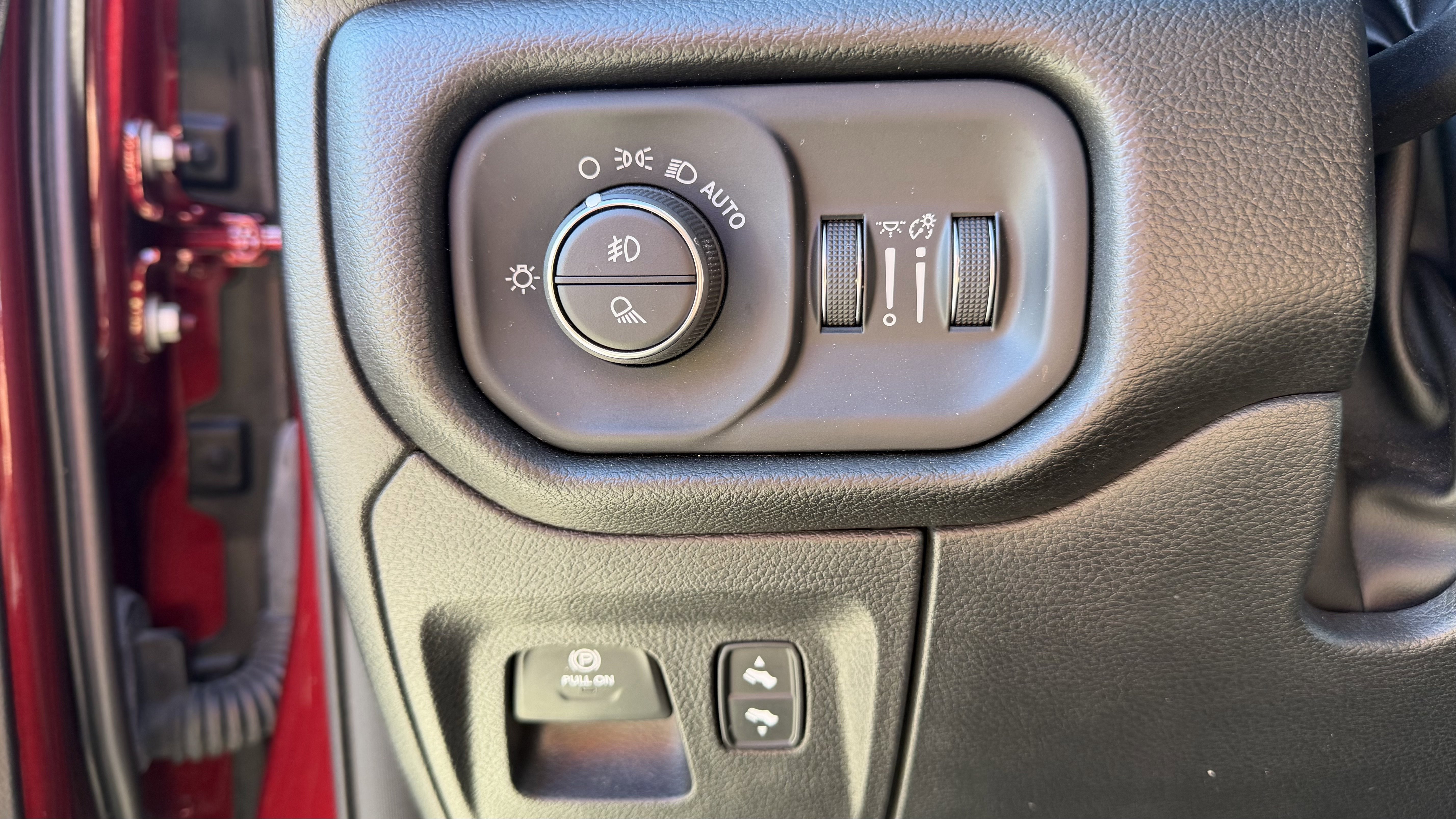 Used 2025 RAM 1500 Big Horn AWD/4WD image 17