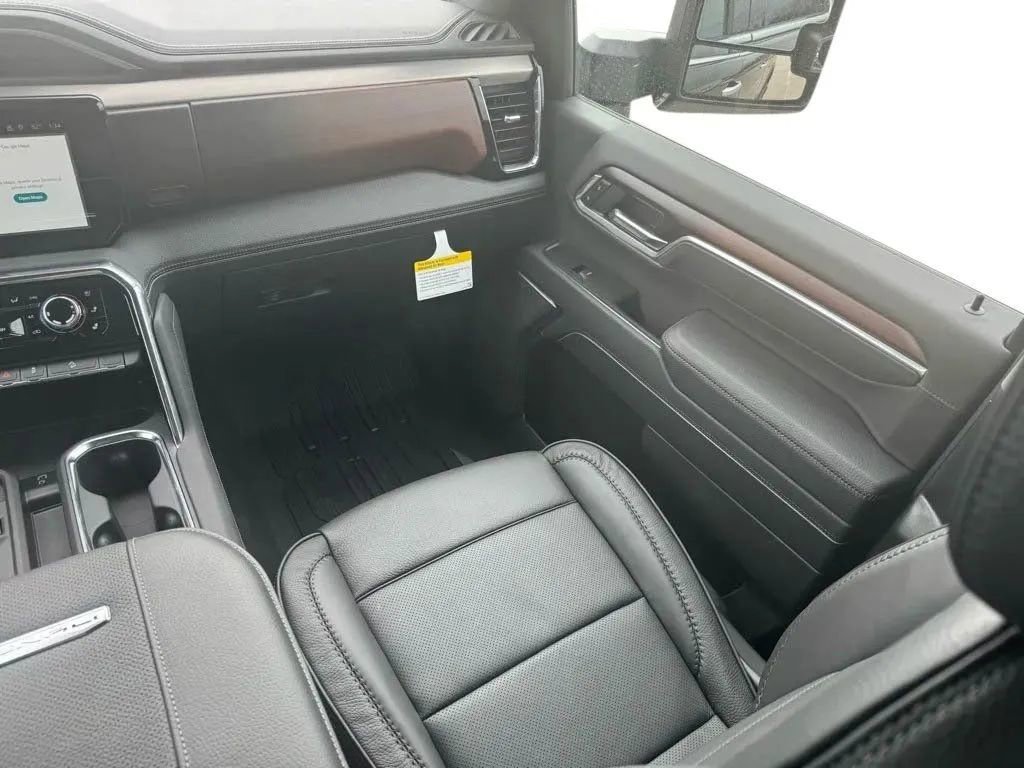 New 2026 GMC Sierra 2500 Denali w/ Technology Package AWD/4WD image 19