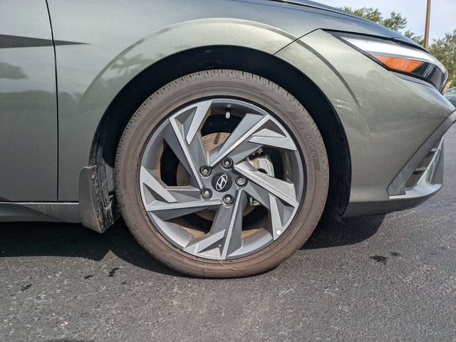 Certified 2025 Hyundai Elantra Sport FWD image 11