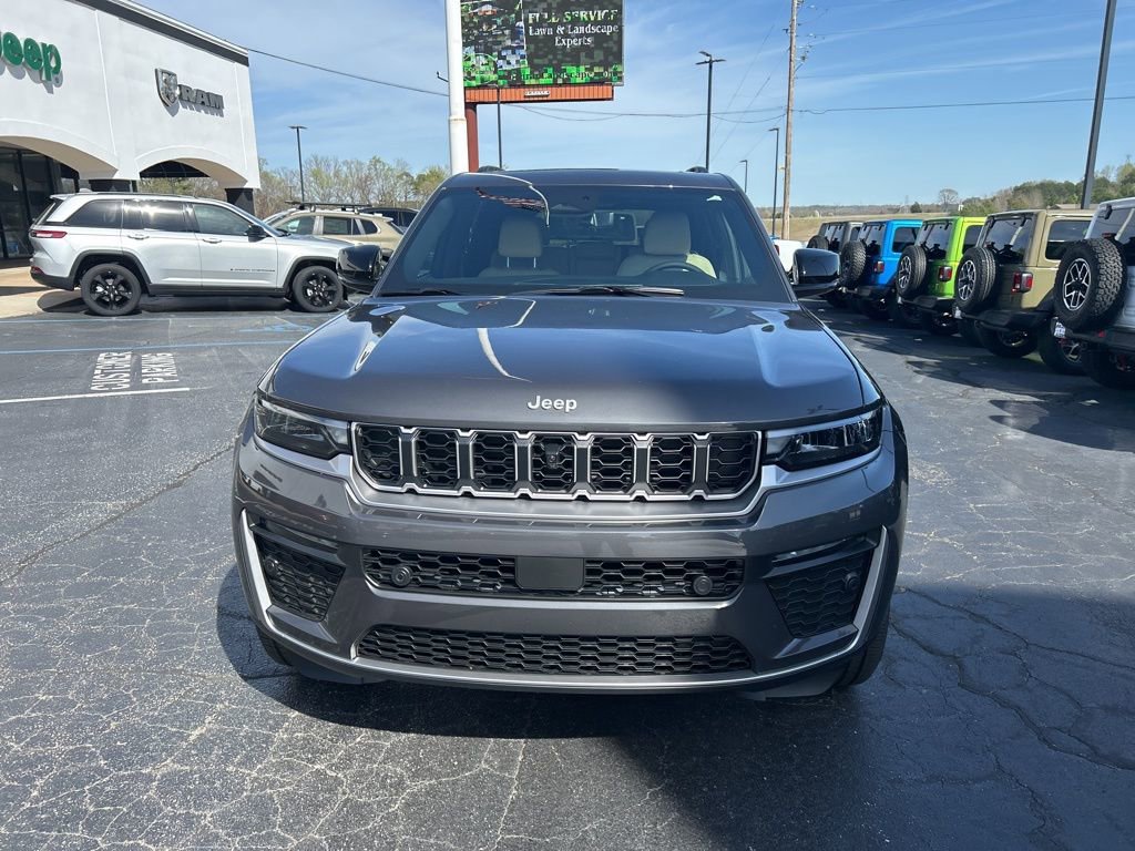 New 2026 Jeep Grand Cherokee Limited w/ Luxury Tech Group II AWD/4WD image 3