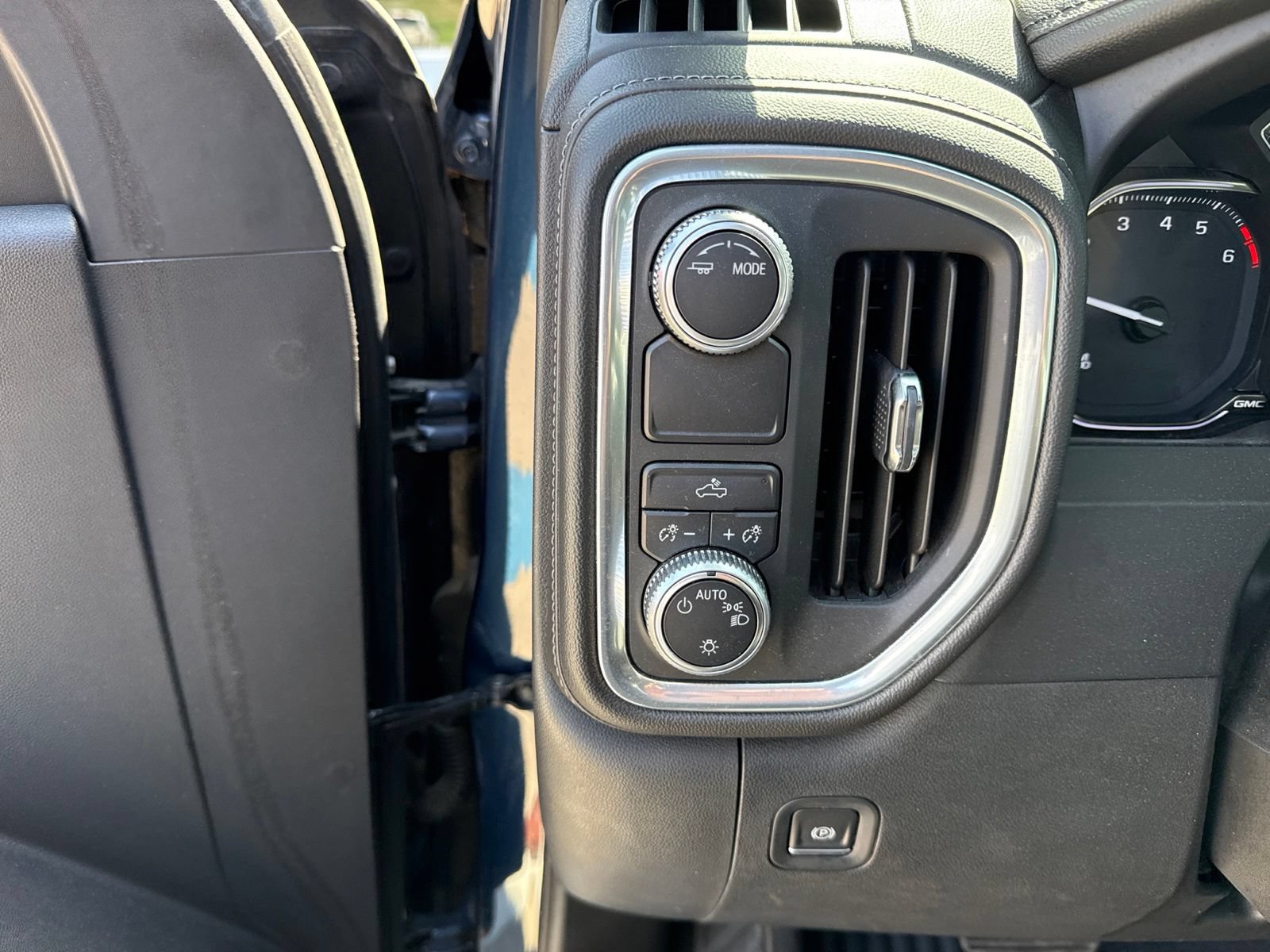 Used 2020 GMC Sierra 1500 SLE w/ SLE Value Package RWD image 22