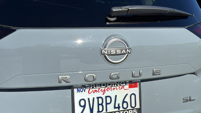 Used 2025 Nissan Rogue SL FWD image 12
