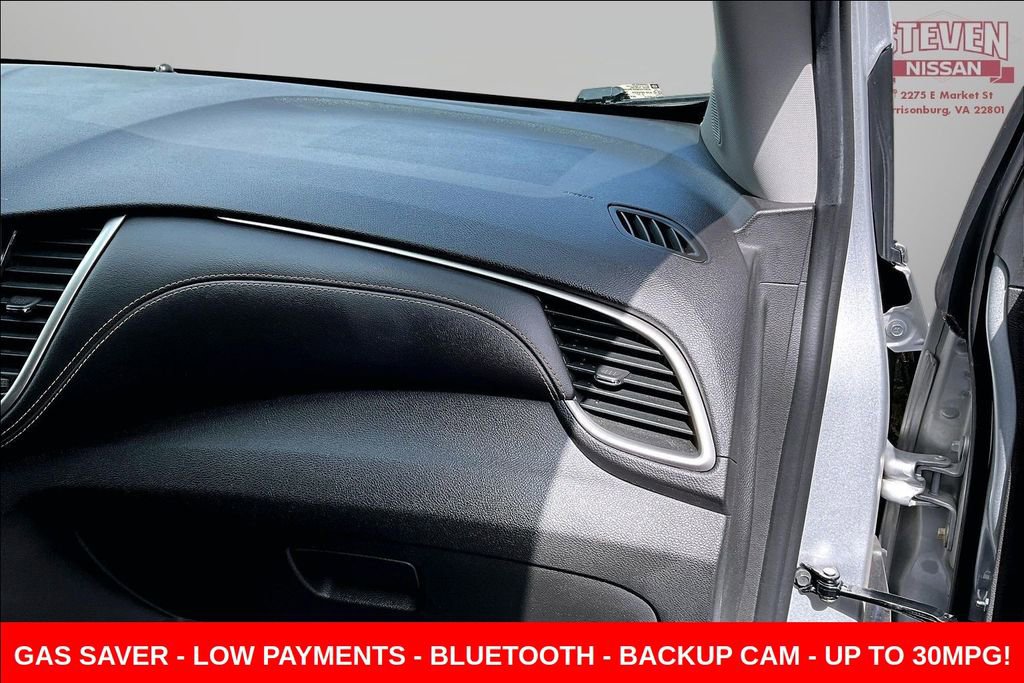 Used 2018 Chevrolet Trax LT w/ LT Convenience Package image 24