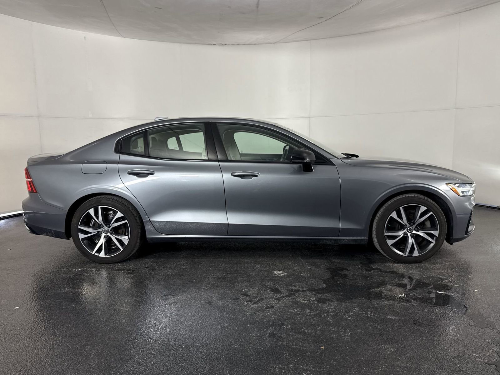Used 2021 Volvo S60 T8 R-Design Expression AWD/4WD image 9