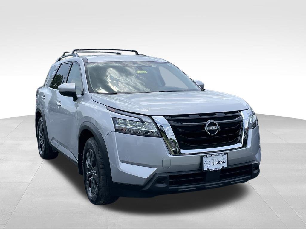 Certified 2024 Nissan Pathfinder SV w/ SV Premium Package AWD/4WD image 3