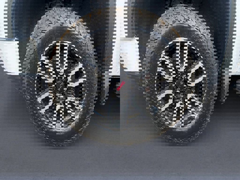 Used 2019 GMC Sierra 1500 AT4 w/ AT4 Premium Package image 9