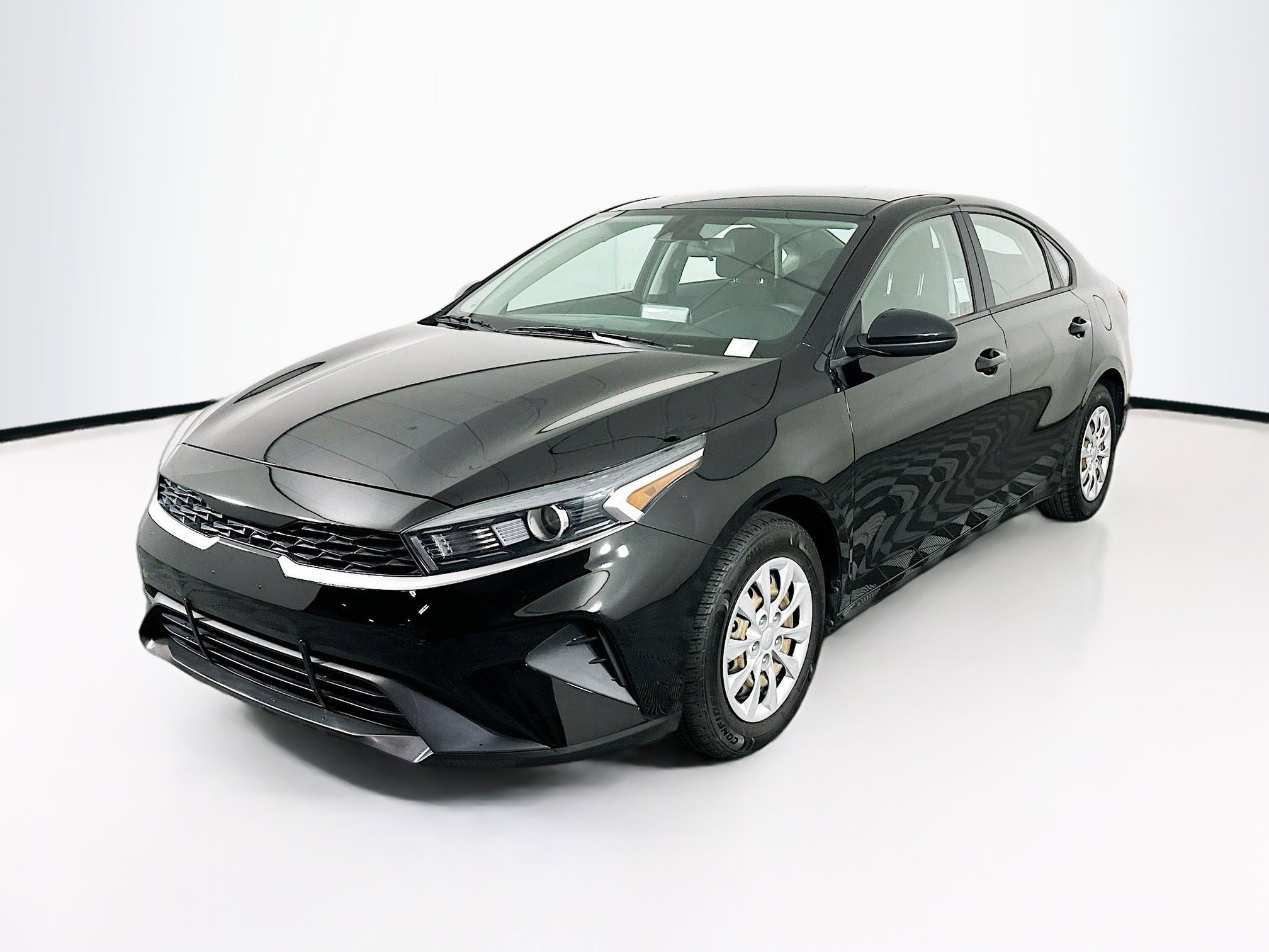 Used 2023 Kia Forte LX image 3