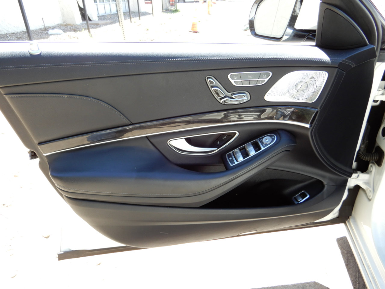 Used 2017 Mercedes-Benz S 550 Sedan image 19