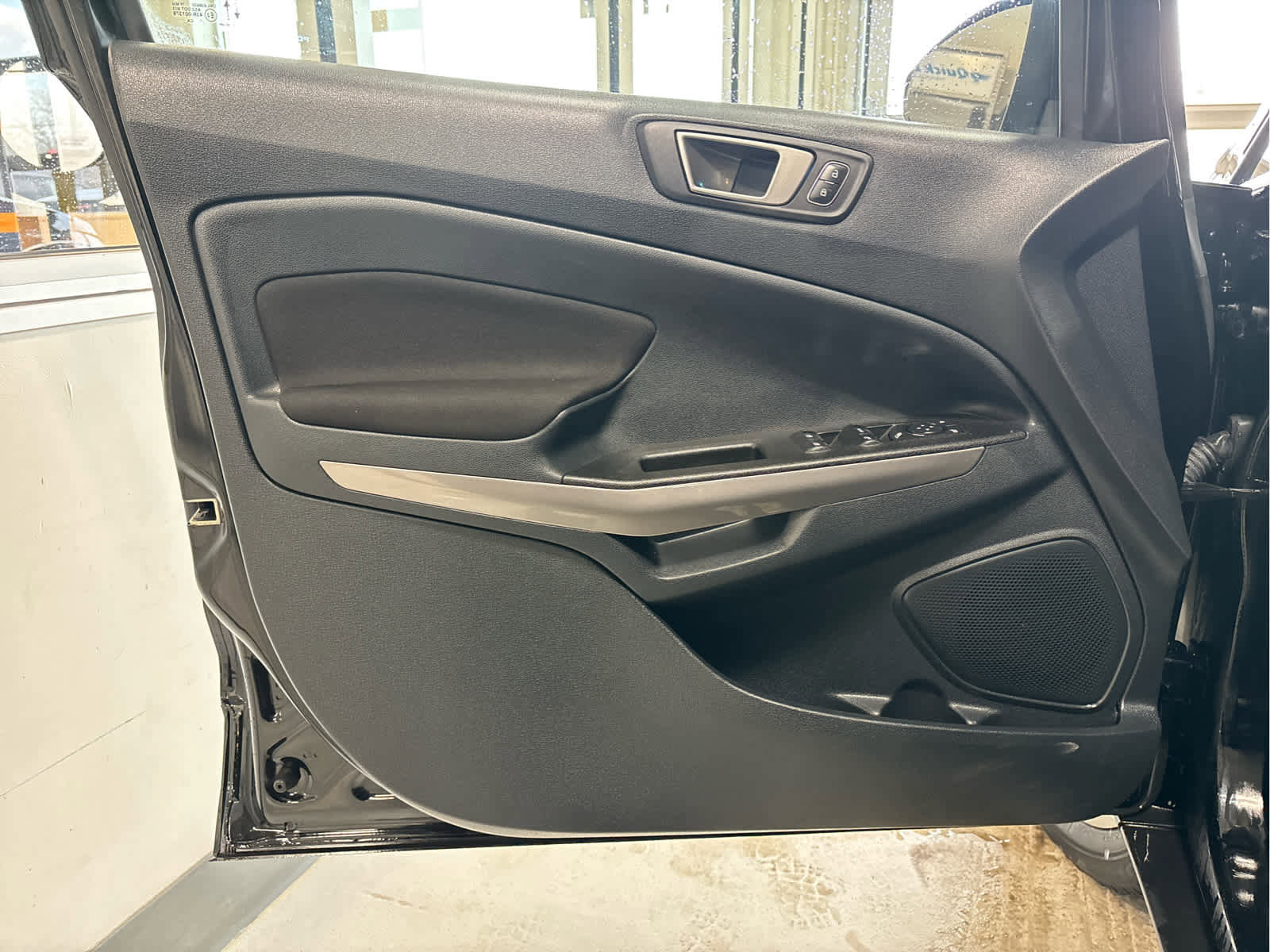 Used 2020 Ford EcoSport SE w/ SE Convenience Package image 32