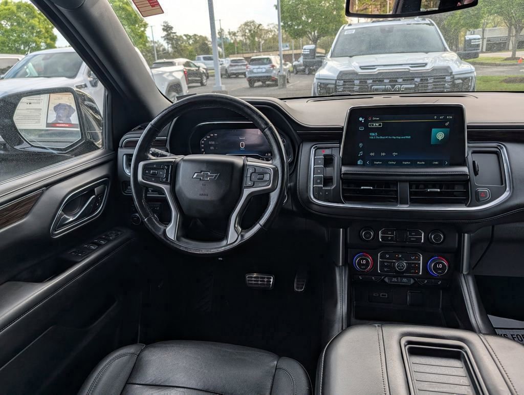 Used 2022 Chevrolet Tahoe Z71 w/ Luxury Package AWD/4WD image 11