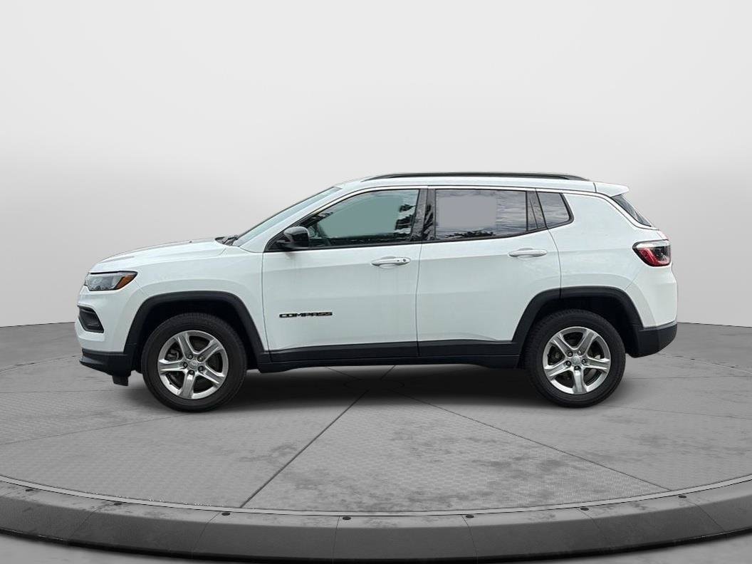 Used 2023 Jeep Compass Latitude AWD/4WD image 4
