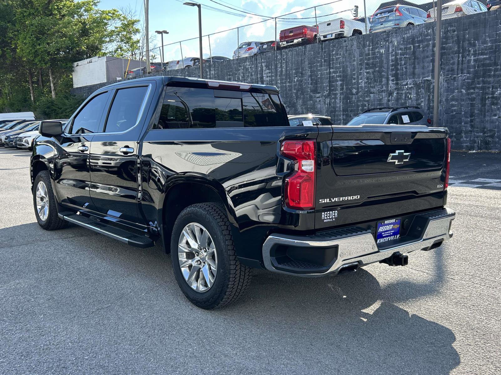 Used 2021 Chevrolet Silverado 1500 LTZ AWD/4WD image 5