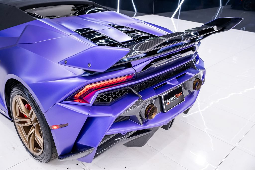 Used 2021 Lamborghini Huracan EVO RWD image 26