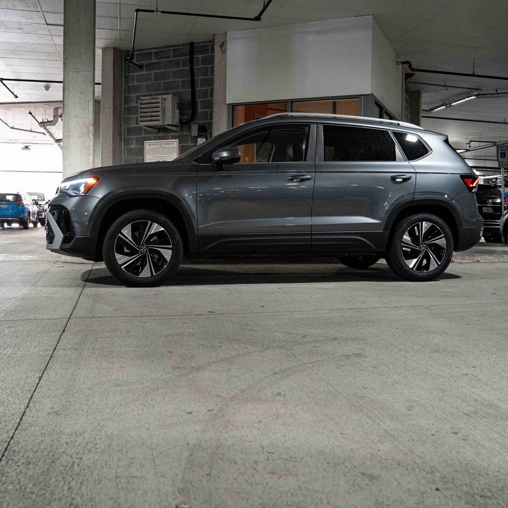 New 2026 Volkswagen Taos SE AWD/4WD image 3