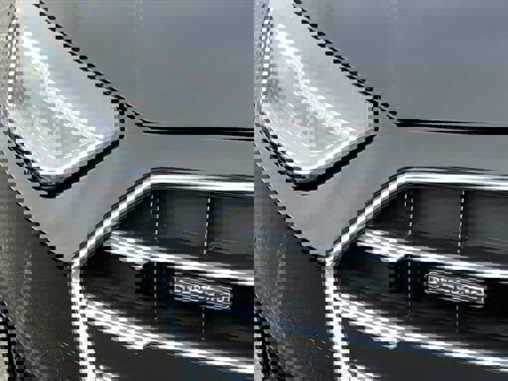 Used 2021 Audi A4 2.0T Premium w/ Convenience Package image 2