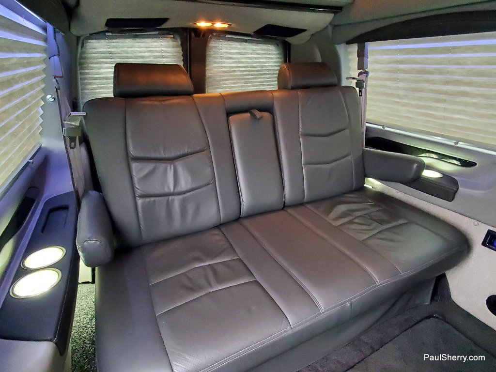 Used 2023 Chevrolet Express 2500 RWD image 4